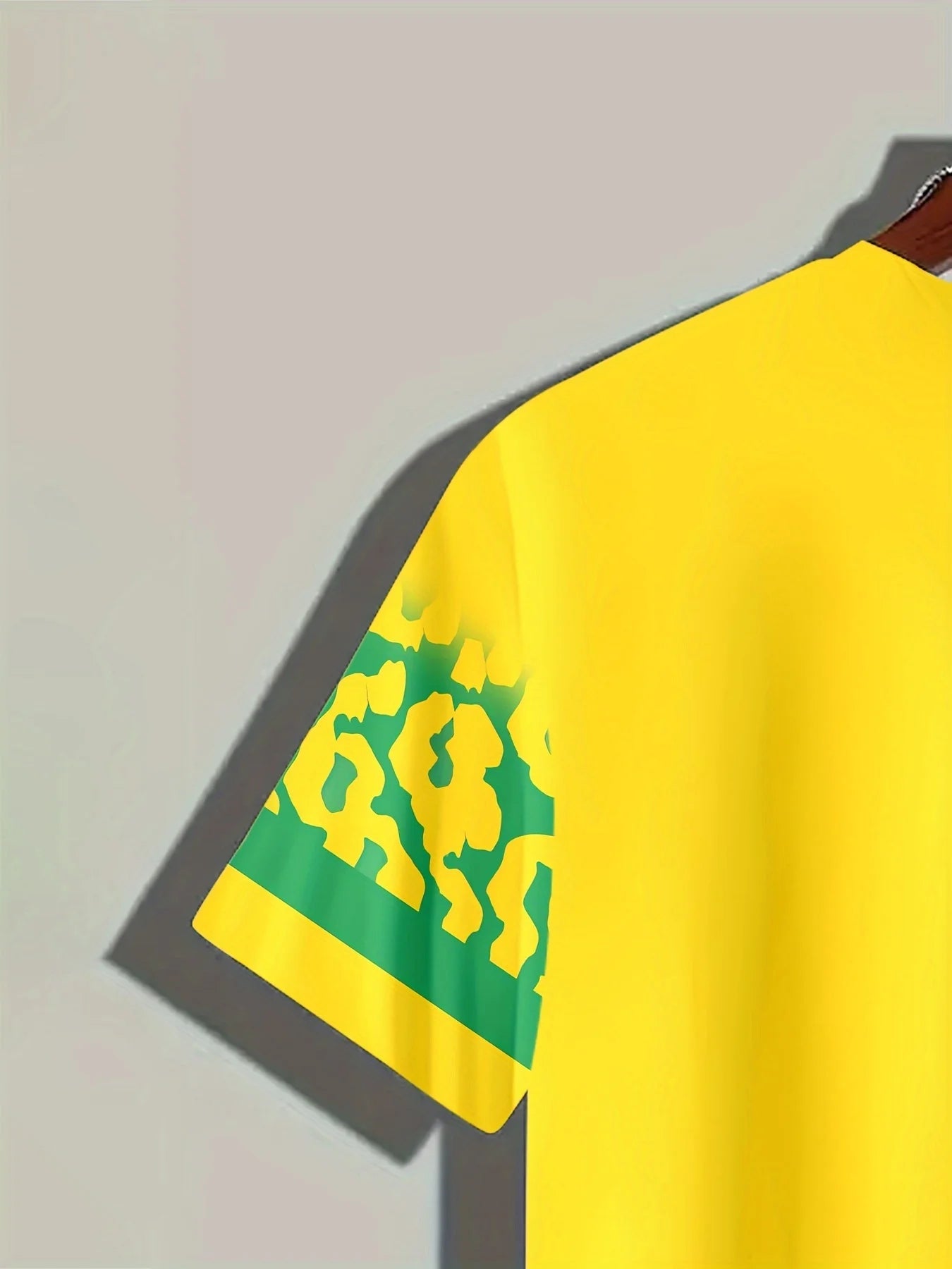 Men's 3D Soccer Print T-Shirt - Breathable Lightweight & Comfortable | Perfect for Outdoor Sports & Casual Wear Spring Autumn